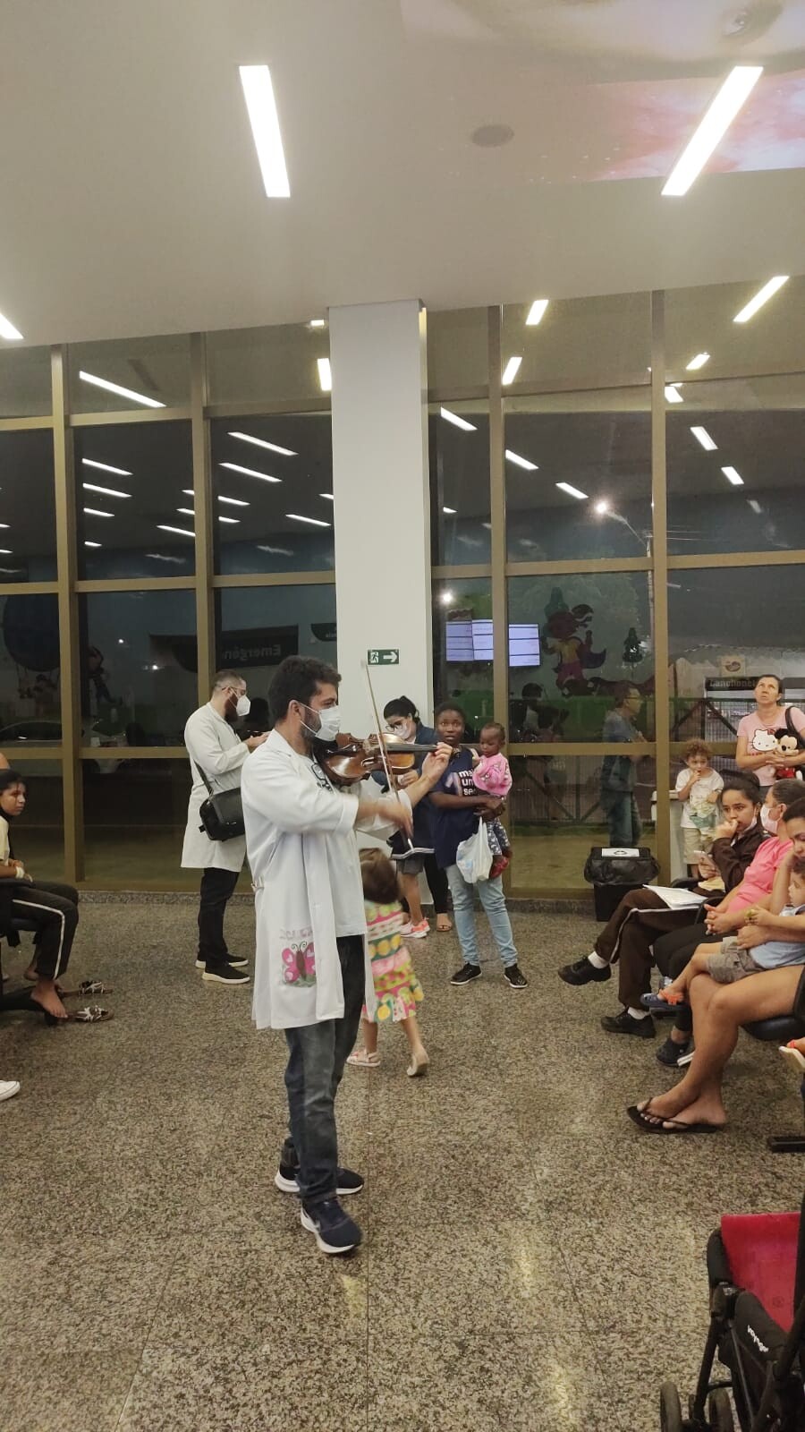 pacientes-do-hecad-se-encantam-com-visita-de-grupo-musical